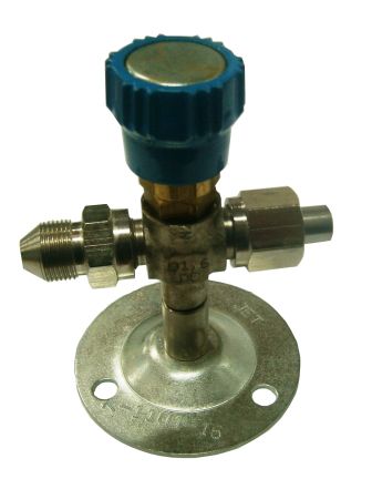 клапан запорный к1101-16 вентиль игольчатый с переходников ж14 Р8